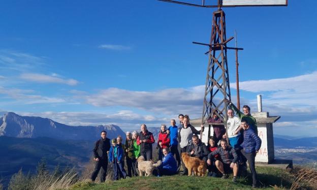 Intxorta y su veleta en la despedida a 2022 de Kantsatzeke