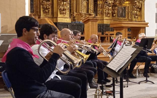 'Udalamendi' con la Banda y Goikobalu, colofón para el concierto de Nochevieja