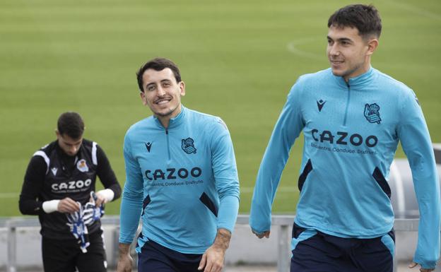 Mikel Oyarzabal llega a tiempo para la última campanada