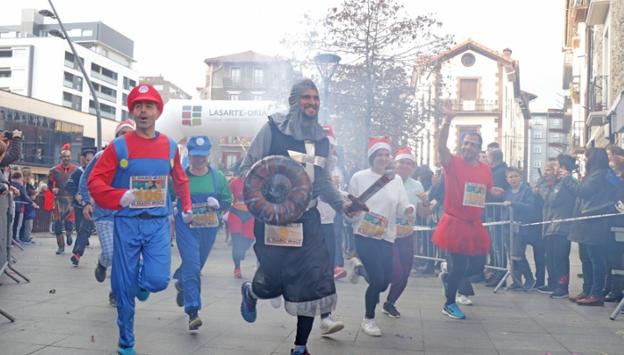 Este mediodía se disputa desde Okendo plaza la sexta edición de la San Silvestre