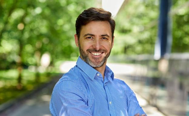 «En un laboratorio se puede llegar muy cerca del origen de la vida»