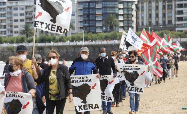 Colectivos de familiares de presos de ETA dan por finalizada la dispersión