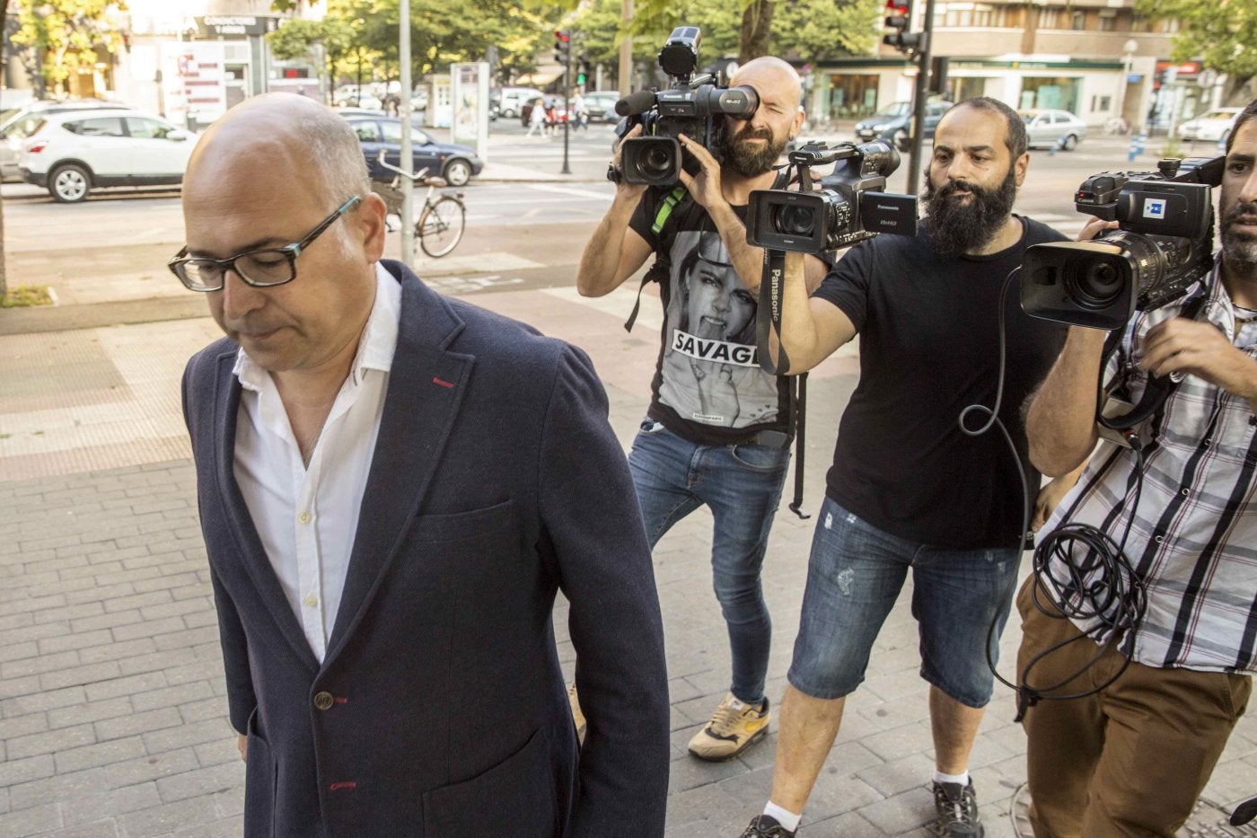 Hazi niega que De Miguel sea gerente, pero admite que «no es sencilla» su situación