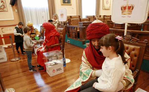 Todo nervios en Irun antes de la llegada de los Reyes