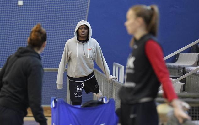 Muguruza: «Nos jugamos mucho, el objetivo del playoff siempre está ahí»