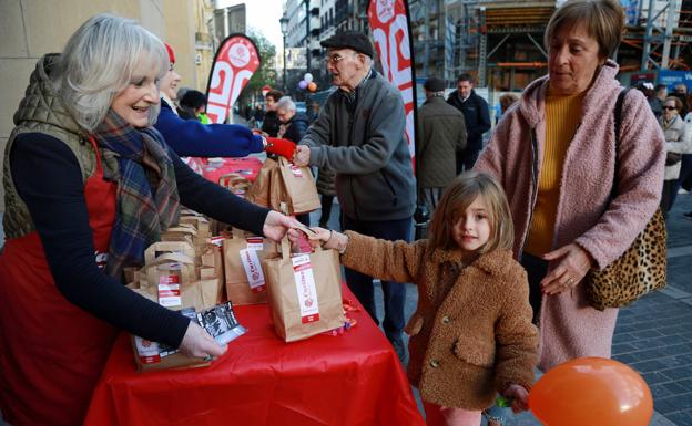 El Roscón Solidario de Cáritas vuelve a ser un éxito
