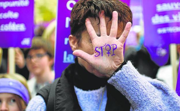 Euskadi concederá ayudas de hasta 11.520 euros a mujeres maltratadas