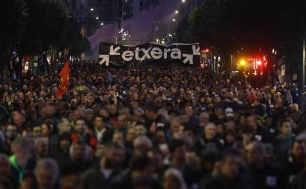 Sare remarca que la manifestación confirma la «voluntad de gran parte de la sociedad» de avanzar en la convivencia