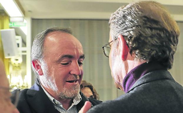 UPN y PP compiten para atraer a los votantes socialistas navarros moderados