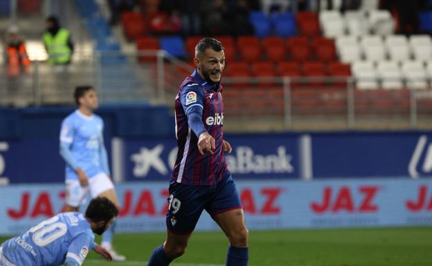 De nuevo al frente con pico y pala