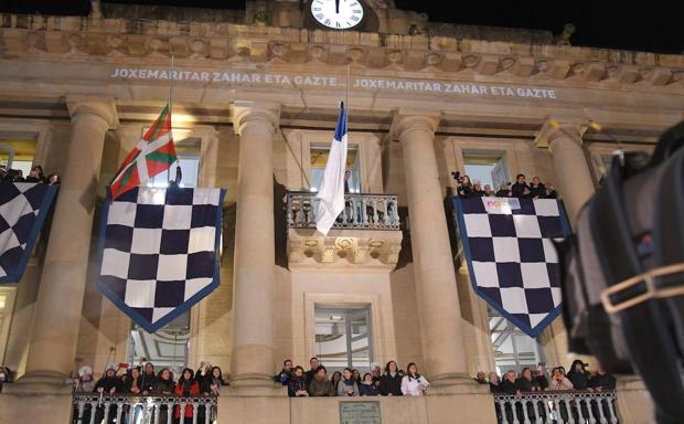 Sorteados los balcones para ver la Izada, la Arriada y la Tamborrada Infantil el día 20