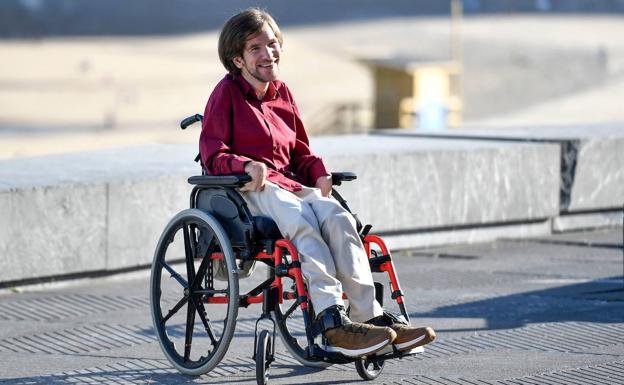 Telmo Irureta: «El humor me ayuda en la vida y en la escena: si añades color al negro, conectas con la gente»