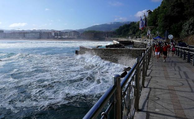 Nubes, claros y muy poca lluvia hasta que el domingo llegue el primer temporal del invierno