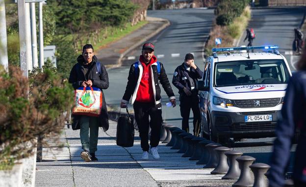 «La Policía gala ahora no controla la muga, pero sí la migración»
