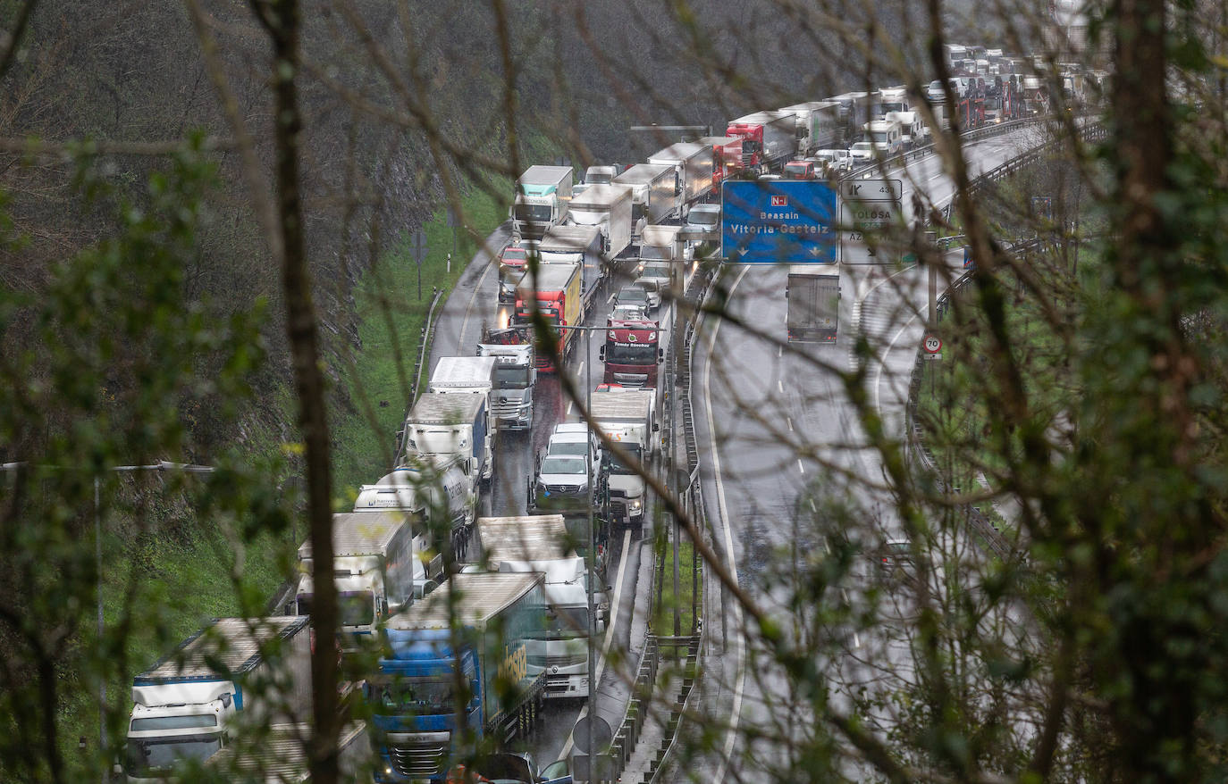 Directo | Gipuzkoa sufre el primer temporal del año que afecta también a las carreteras