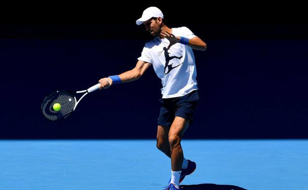«Lo que pasó hace doce meses no fue fácil de digerir», afirma Djokovic en Australia