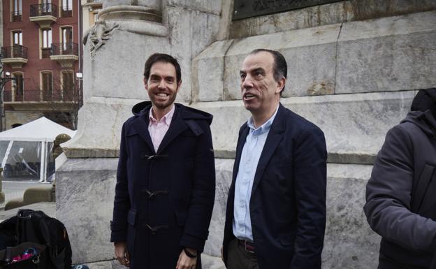 El PP ultima el fichaje de los dos diputados expulsados de UPN