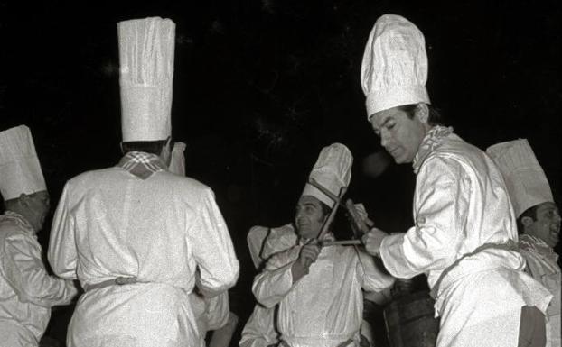 En 1973, fuegos artificiales y canarios