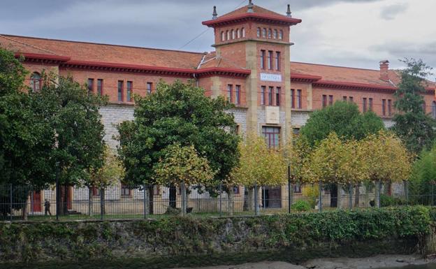 El juez urge a Donostia a cumplir la sentencia y proteger ya las fachadas de los cuarteles de Loiola