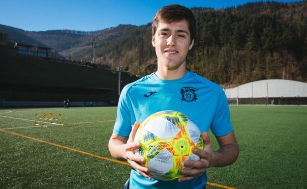 El Eibar traspasa a Urko Iruretagoiena al Athletic