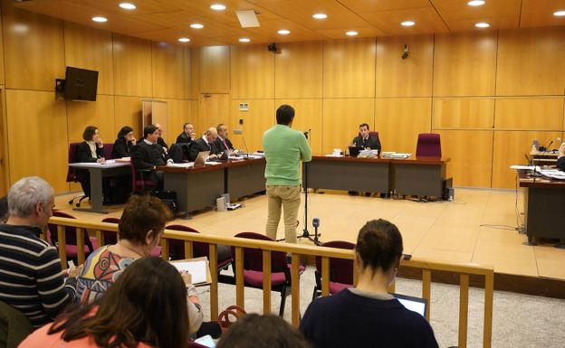 Mendoza dice que con el juicio a Badiola se quiere «preservar el buen nombre de la Diputación foral de Gipuzkoa»