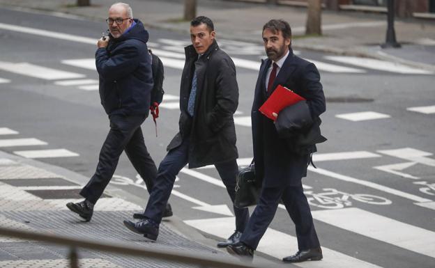 El exsumiller de Mugaritz defiende que solo vendió botellas de su propiedad