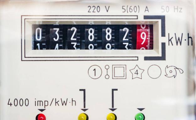 Precio de la luz hoy viernes 27 de enero, las horas más baratas para poner en marcha los electrodomésticos