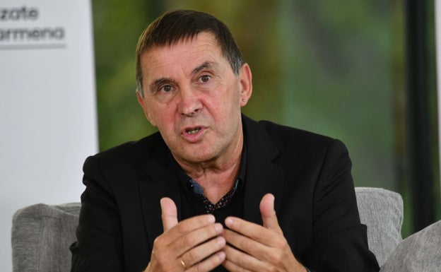 Otegi exige a Sánchez que el envío de tanques a Ucrania se debata en el Congreso