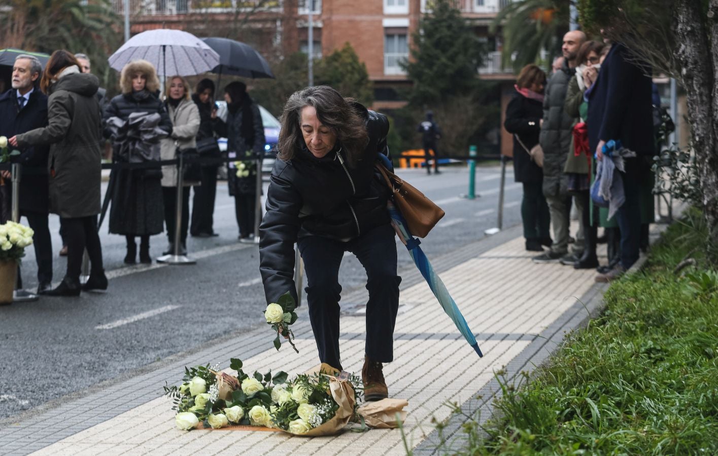 Homenaje a dos guardias civiles en Egia