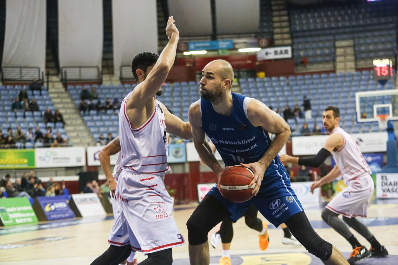 Derrota del Gipuzkoa Basket ante el Ourense en Illunbe