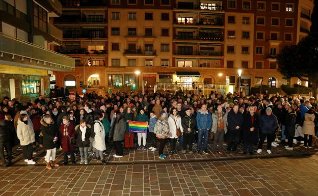 Hondarribia se moviliza contra la homofobia