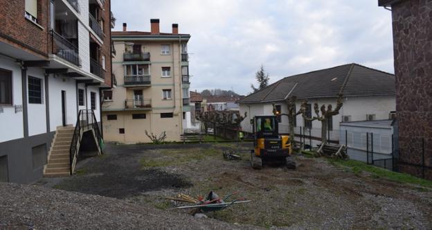 El Ayuntamiento ha comenzado con los trabajos para renovar el parque Alariku