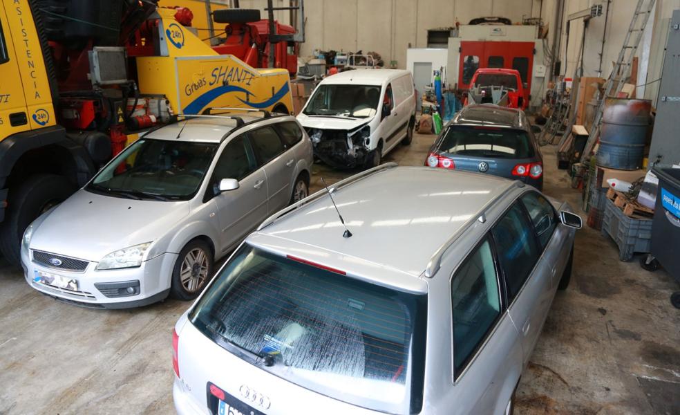Un mes sin poder reparar el coche