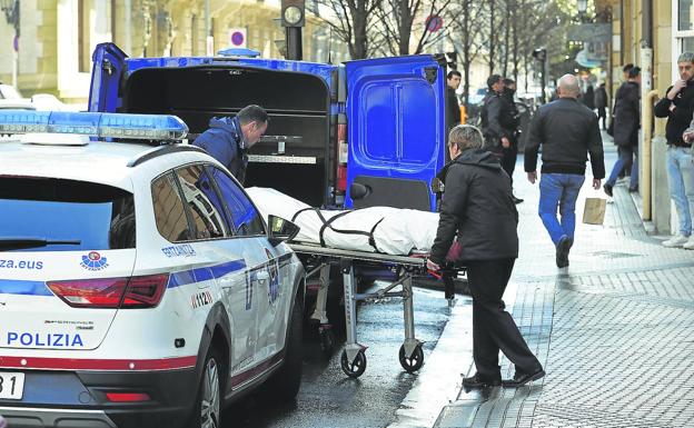 «La uralita donde Adnan estaba trabajando se ha roto y ha caído desde un séptimo piso»