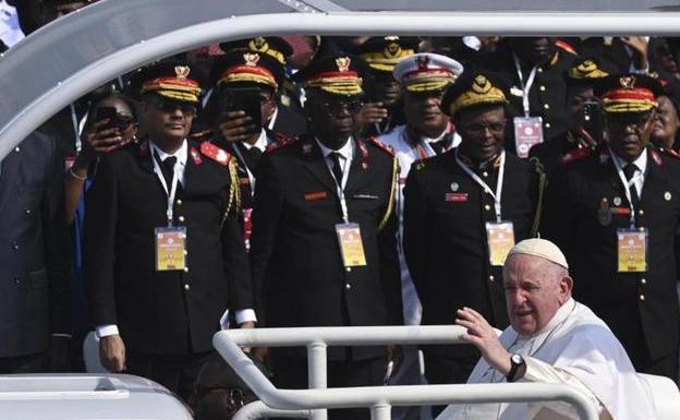 El Papa pide a «los que manejan los hilos» que acaben con la «depredación» del Congo