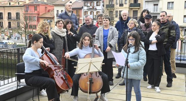 Urria arte, egitarau bizia