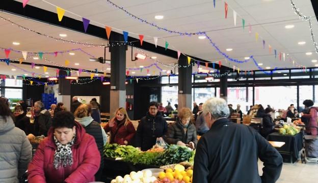 Azoka plazaren bosgarren urteurrena ospatzeko ekitaldia antolatu du udalak