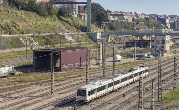 Un error de Adif lleva a CAF a construir trenes para Cantabria que no entraban en los túneles