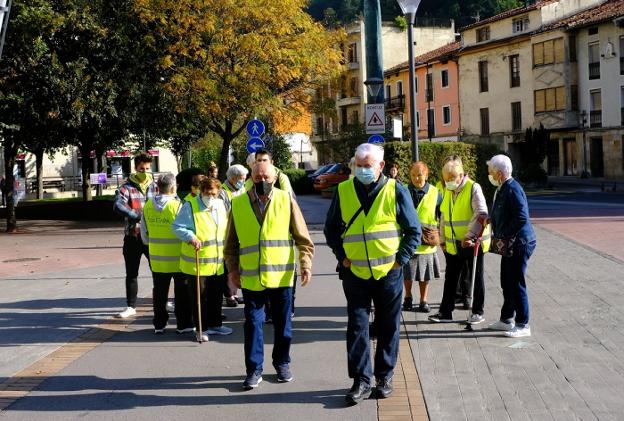 «Animamos a las personas mayores a participar en los paseos Ttipi Etapa»