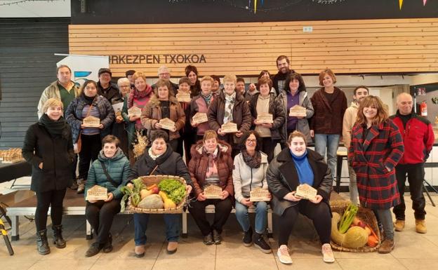 Azoka Plazaren egunerokoan duten garrantziagatik, errekonozituak