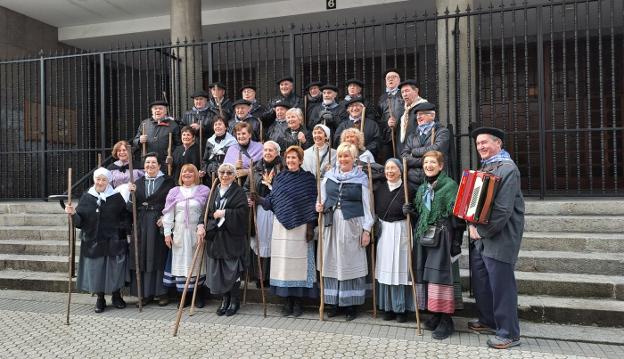 Goratzar canta por Santa Águeda