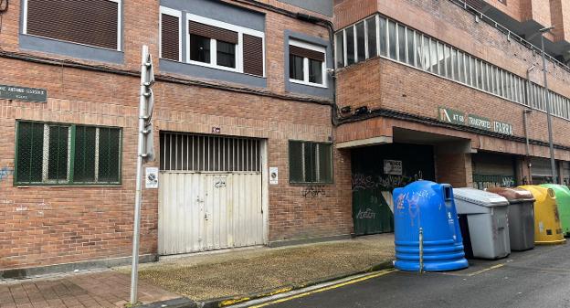 Una ordenanza de tráfico permitirá que los locales vacíos puedan convertirse en garajes