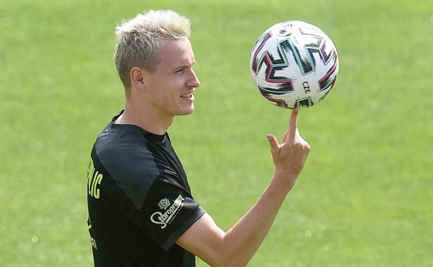 El mundo del fútbol se vuelca con Jankto: «Homosexual o heterosexual, todos usamos la misma camiseta»