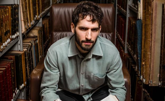 Álvaro Arbina: «Los libros, el cine y la cultura son vacunas contra la barbarie y la estupidez»