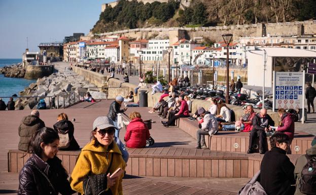 Ocho personas continúan ingresadas en la UCI por Covid en Euskadi