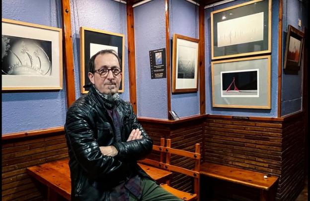 La exposición fotográfica 'Introversiones', de Martínez de Eredita, en el Aterpe