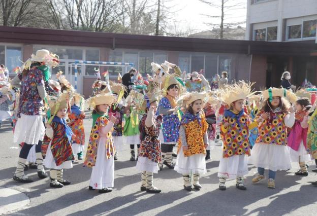 Ambiente de Carnaval con las fiestas escolares y un divertido 'Escape Street'