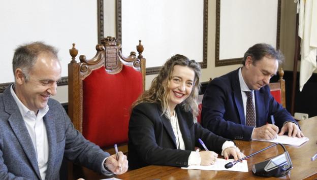 Firmado el convenio de colaboración para la coordinación sobre la regata Ziako