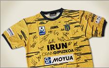 Camiseta firmada por los jugadores