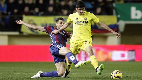 Vietto derriba el muro armero